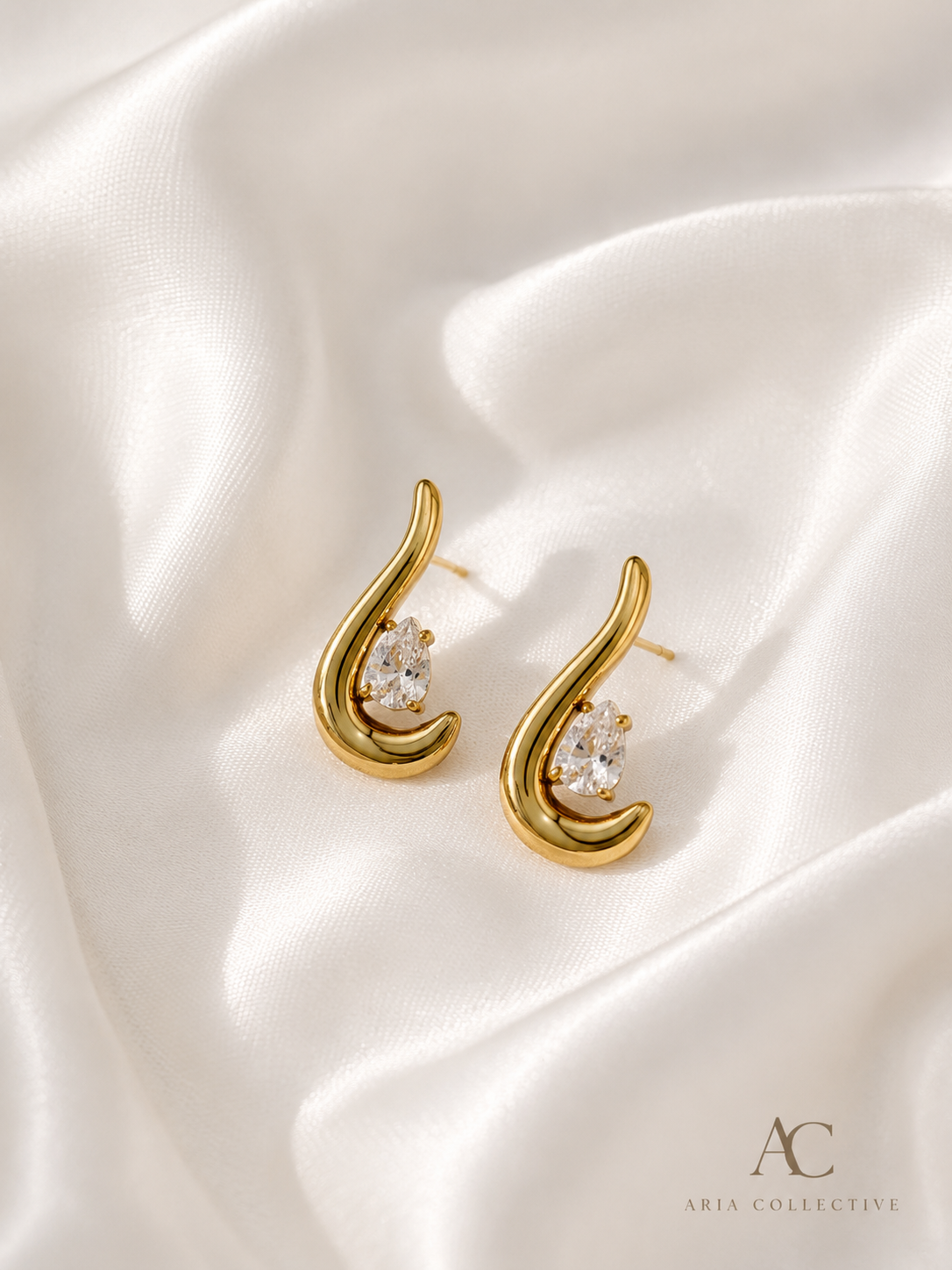 LUNA STUDS  GOLD EARRINGS