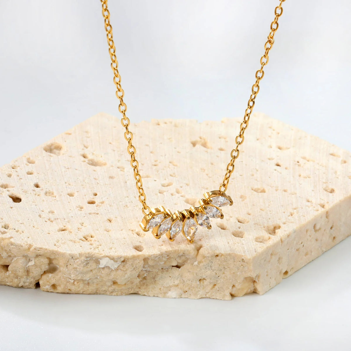 LUNELLE NECKLACE