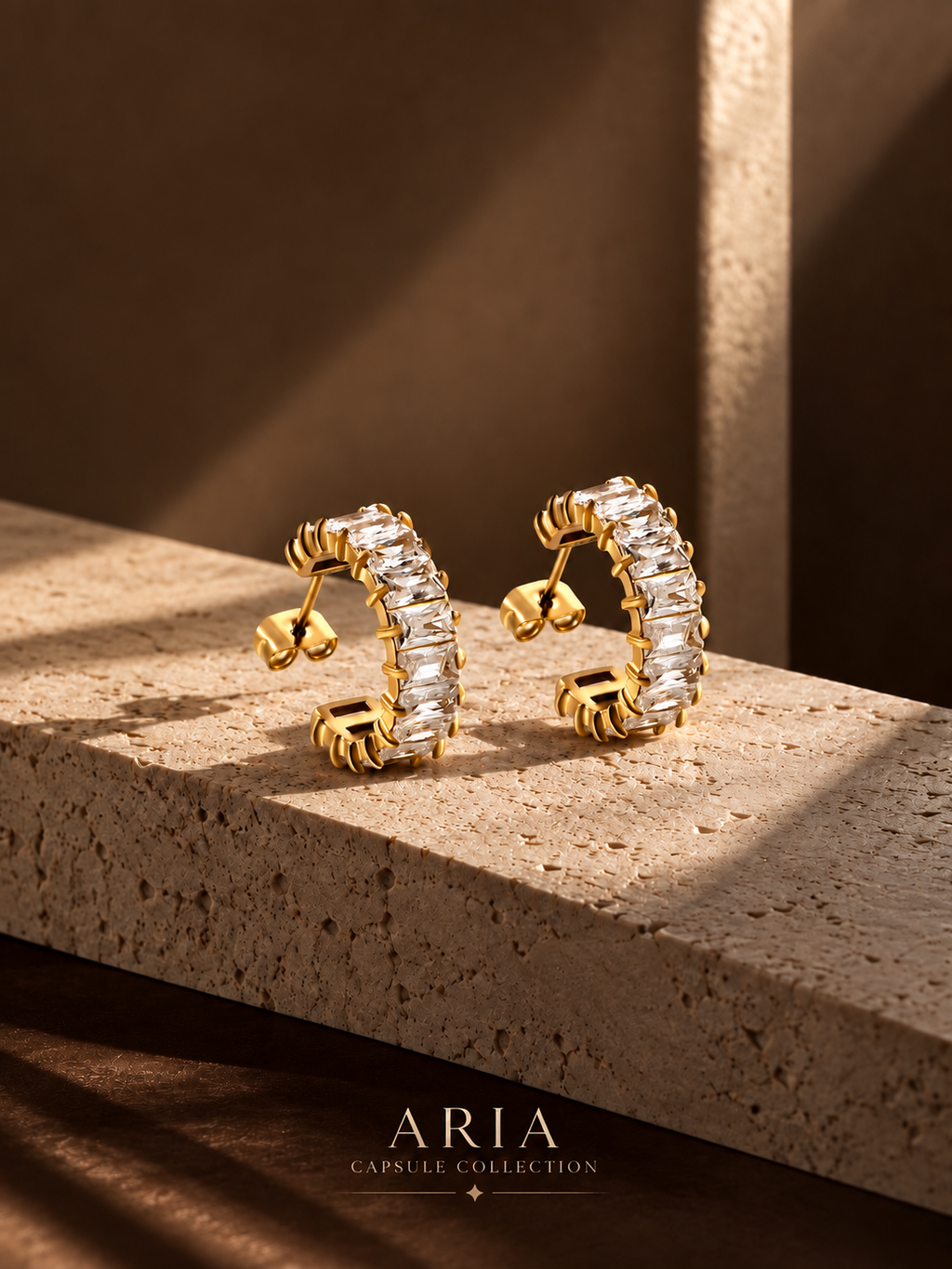 C-SHAPE GOLDIE EARRINGS